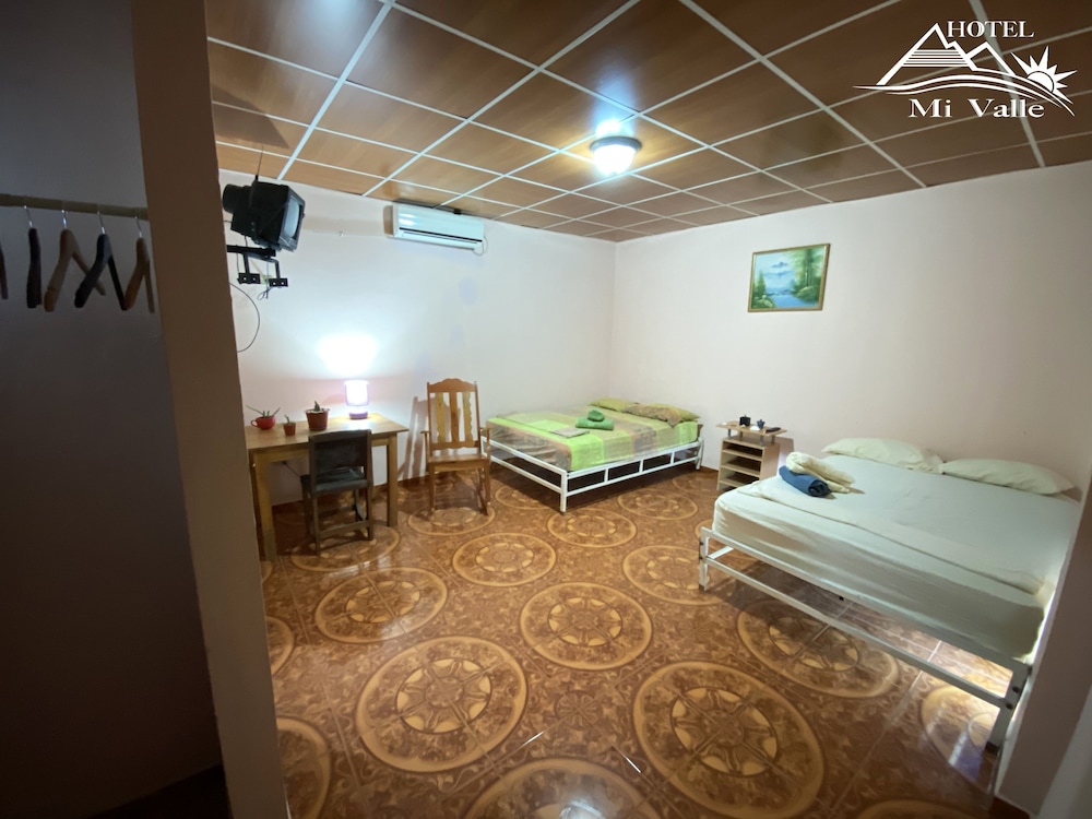 Basic Double Room, 2 Double Beds photo 1