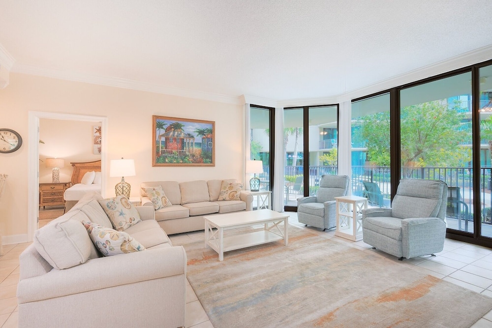 Condo, 3 Bedrooms