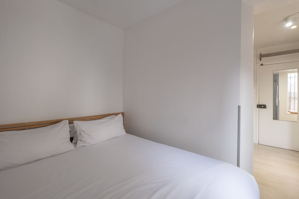 Traditional Studio, 1 Queen Bed with Sofa bed, Non Smoking photo 2