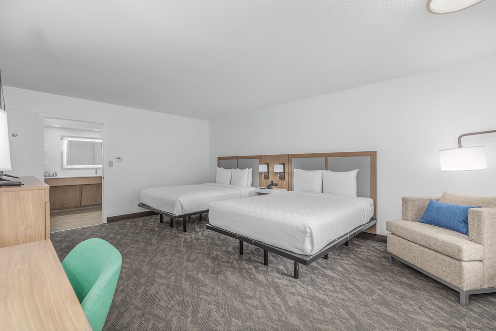 Standard Room, 2 Queen Beds, Accessible - Photo 2
