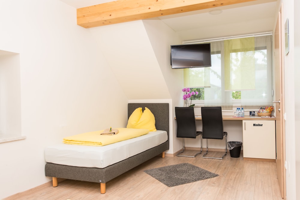 Family Triple Room, 3 Twin Beds photo 1