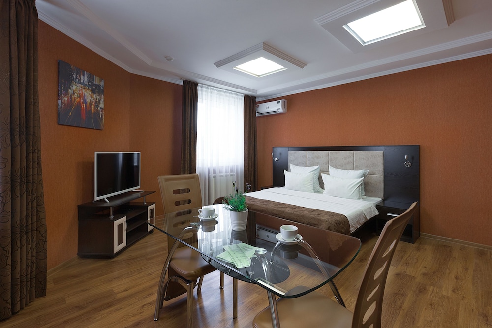 Standard Apartment (304)