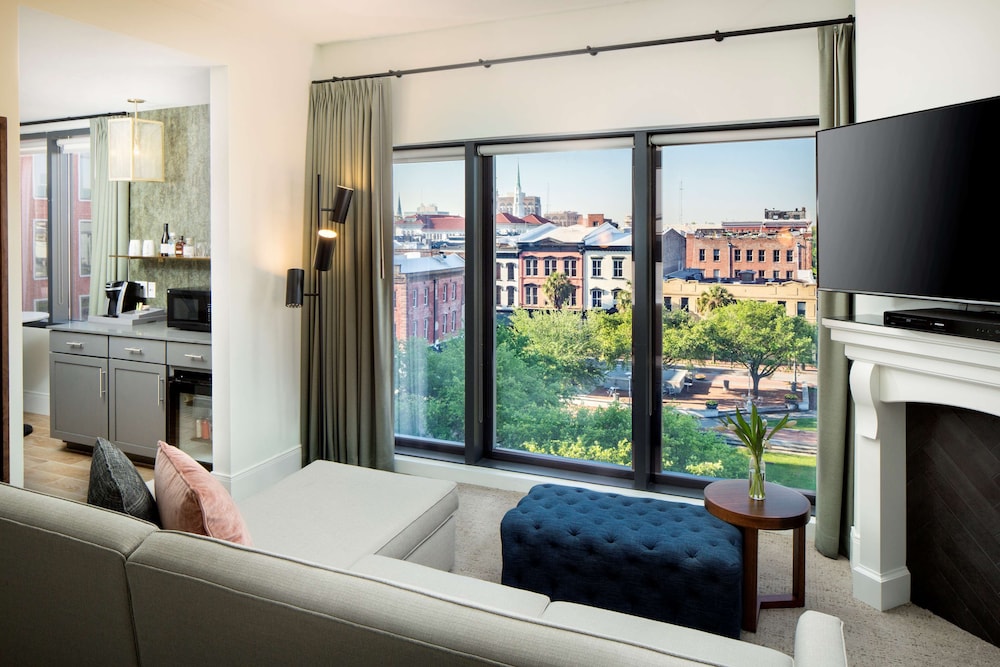 Ellis Square Suite - Photo 2
