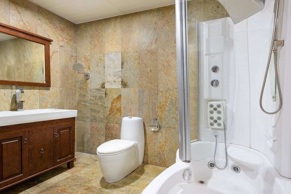 Executive Room - Photo 2