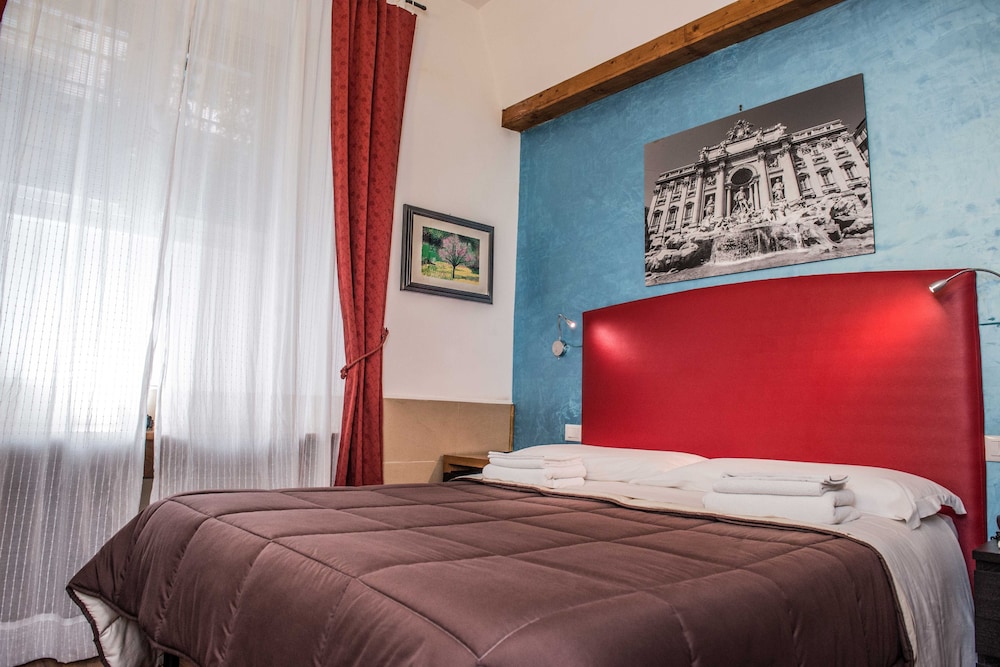 Standard Triple Room photo 2
