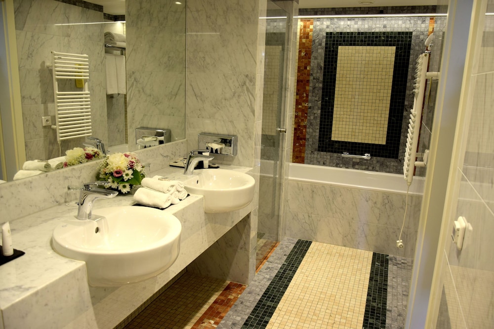 Savoy Suite with Terrace - Photo 7