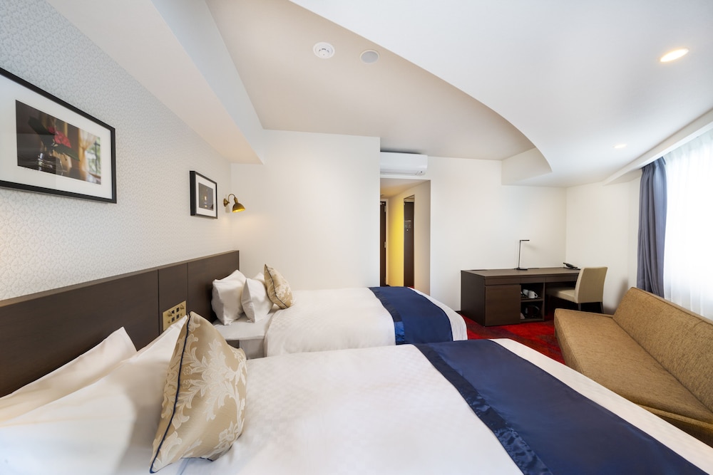 Executive Room, 2 Twin Beds, Non Smoking, Refrigerator (with Sofabed) - Photo 2