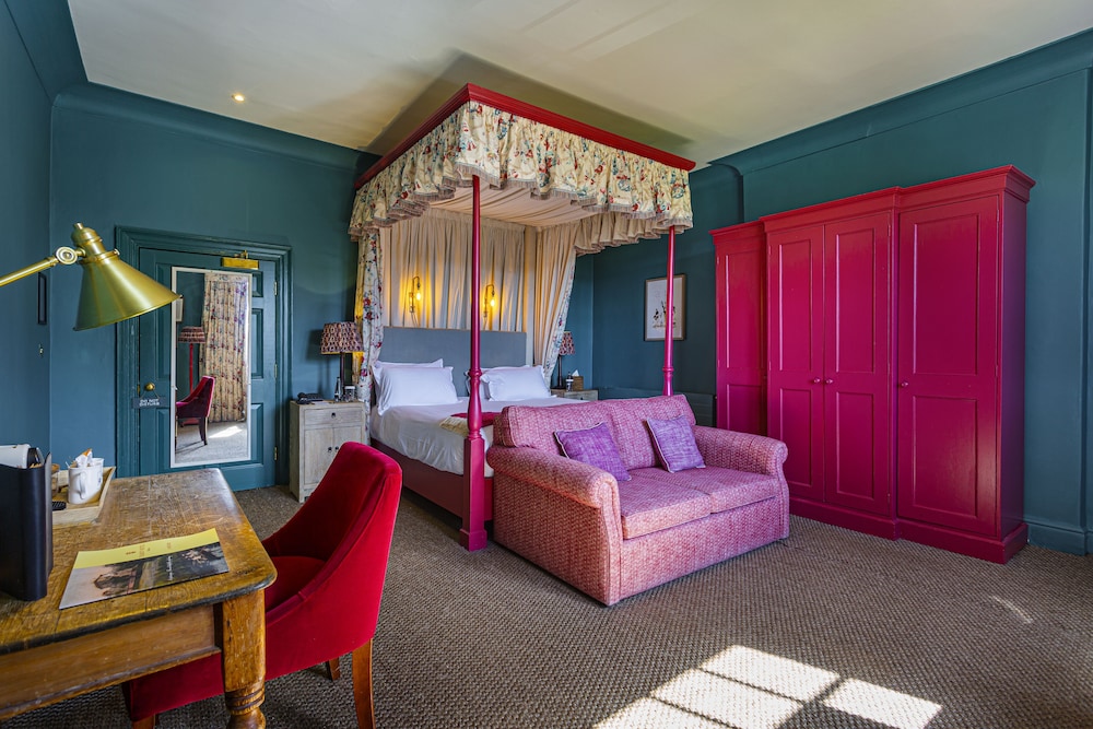 Deluxe Double Room (Four Poster) photo 3