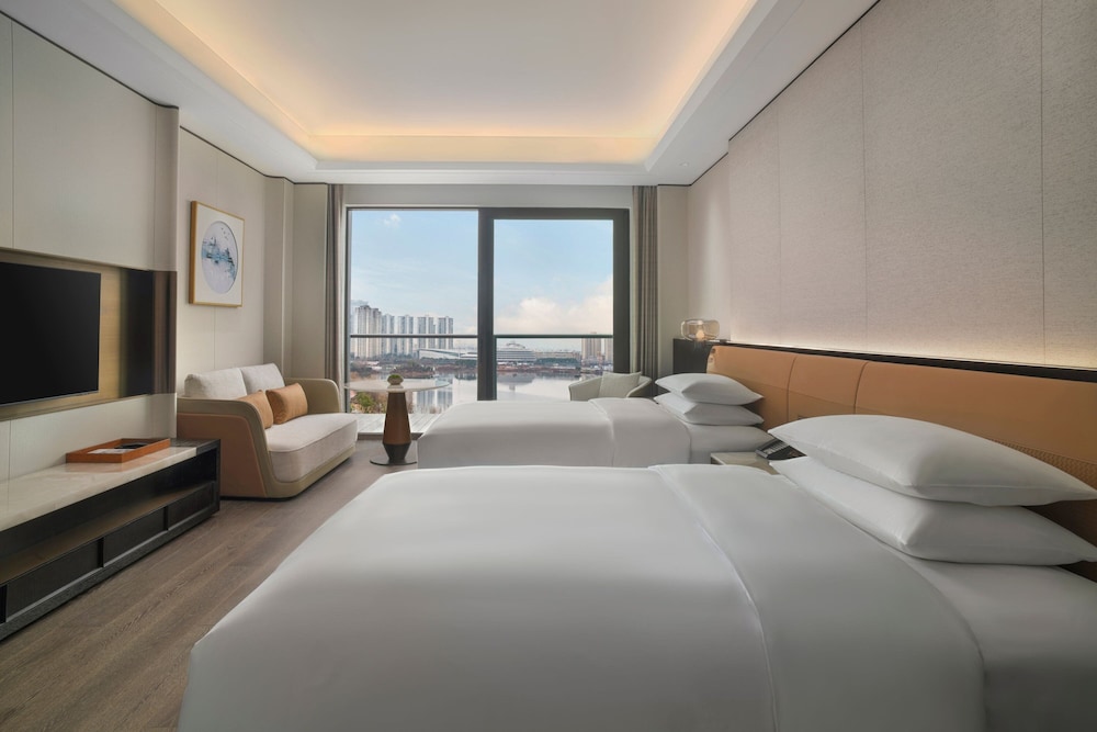 Club Room, 1 Double Bed, Lake View photo 1