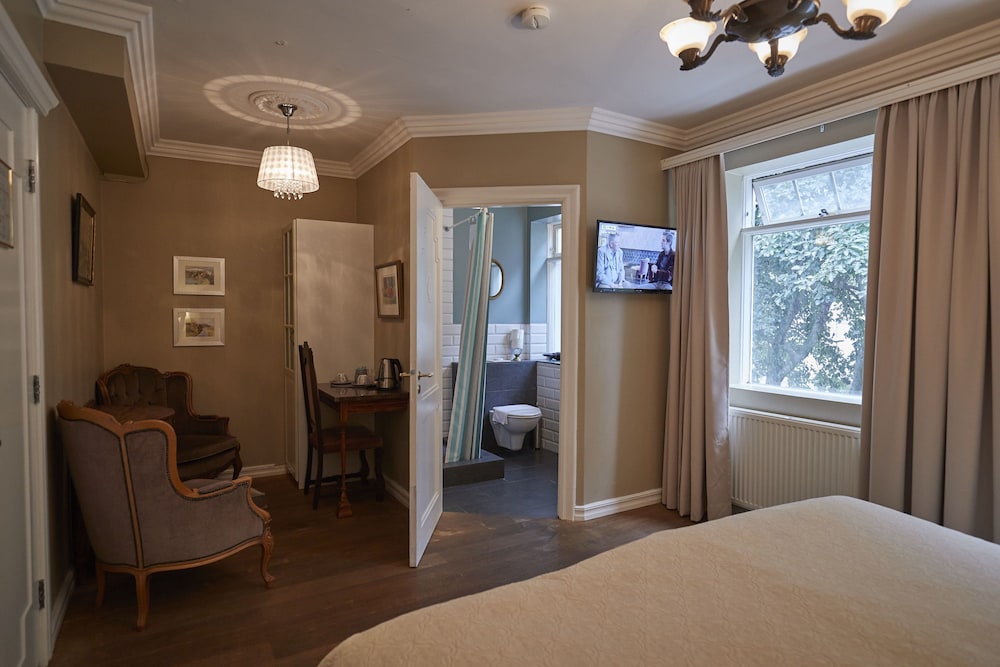Single Room, Private Bathroom photo 2