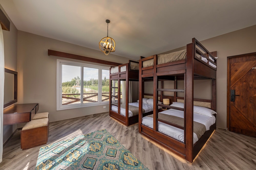 Standard Quadruple Room, Private Bathroom, Pool View photo 1