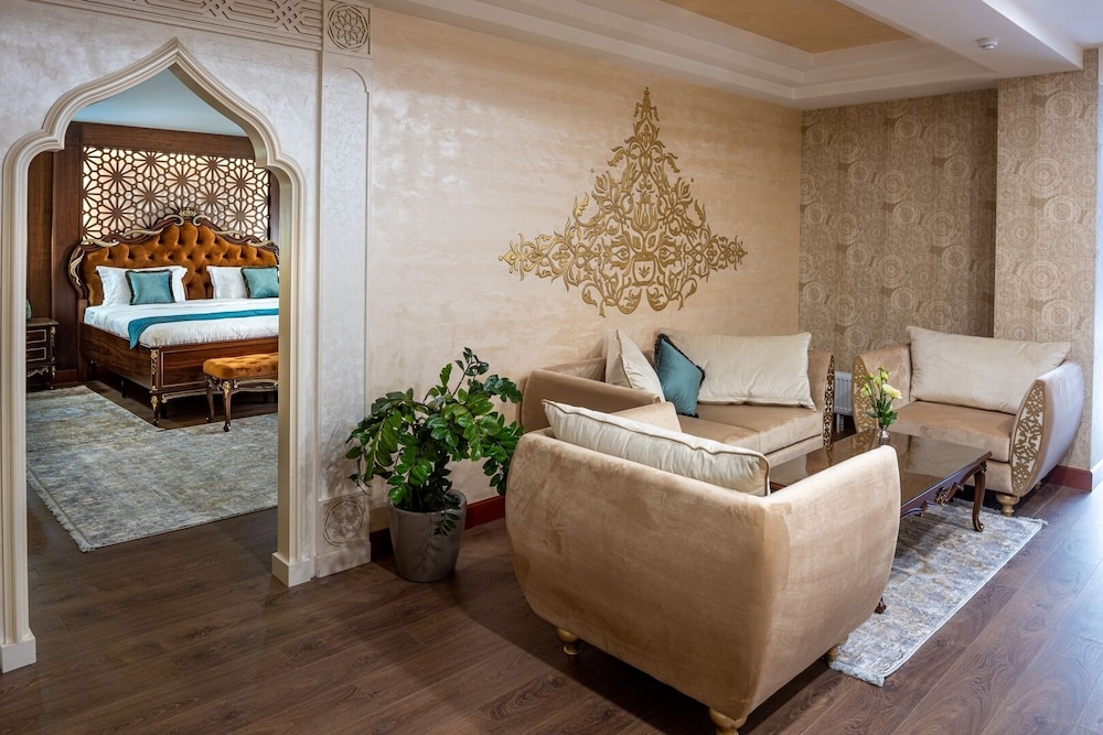 Premium Suite - Photo 10