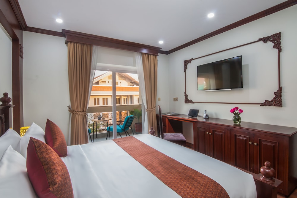 Family Suite With Private Living Room - Kitchenette photo 2