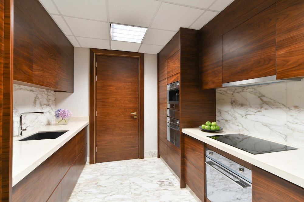 Signature Suite, 1 Bedroom, Pool View (Balcony) - Photo 5