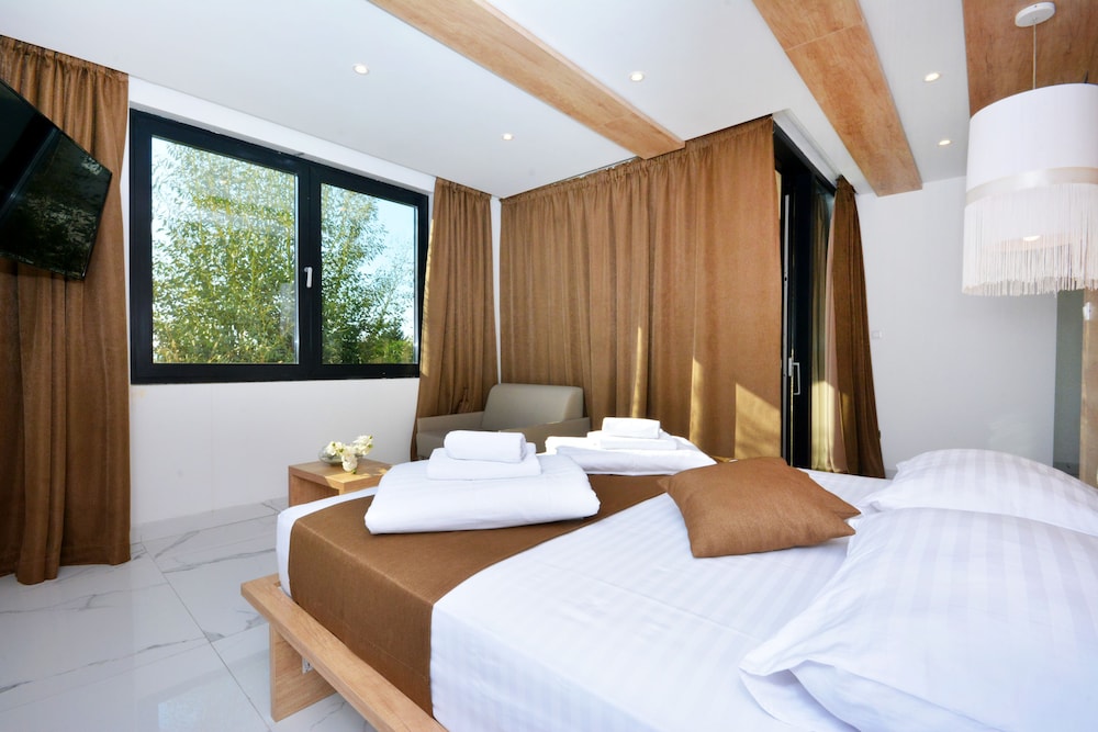Comfort Quadruple Room, Balcony, Annex Building - Photo 3