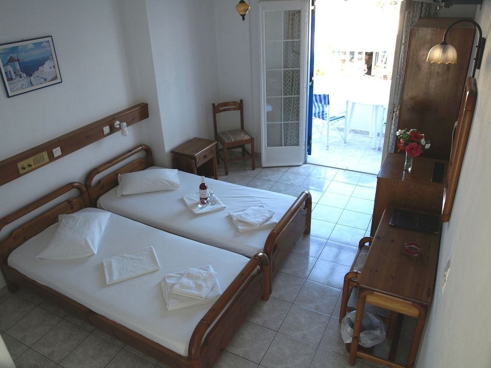 Standard Room, Pool View - Photo 4
