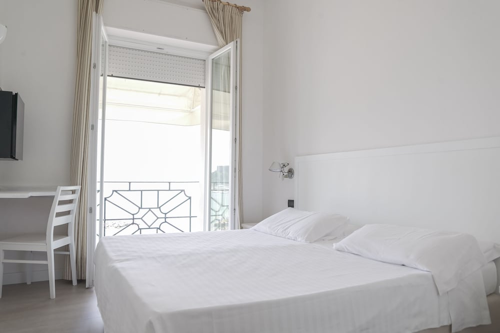 Double Room, Sea View - Photo 1