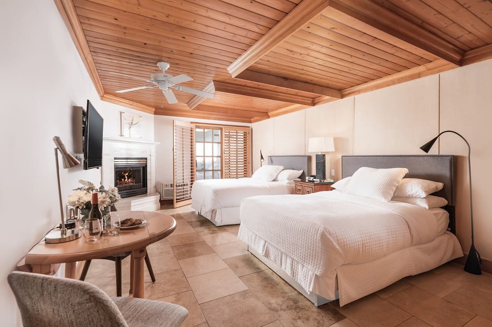 Comfort Double Room, 2 Queen Beds, Fireplace, Ground Floor