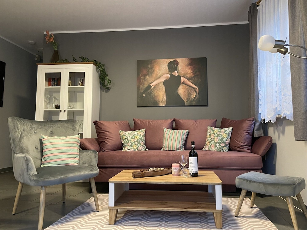 Apartment photo 2