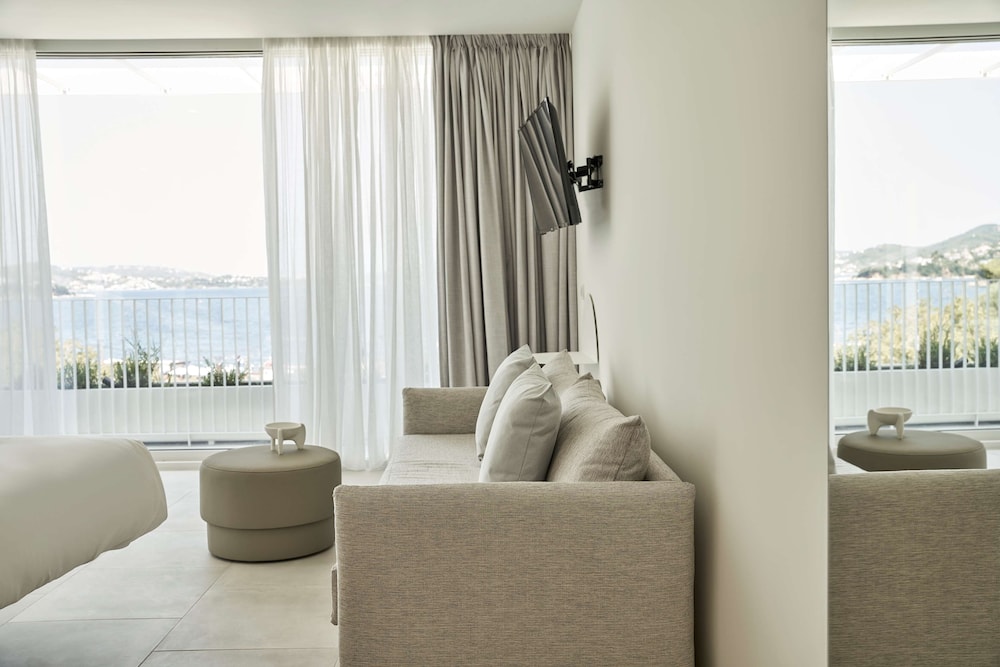 Suite, Jetted Tub, Sea View (Rooftop) - Photo 1