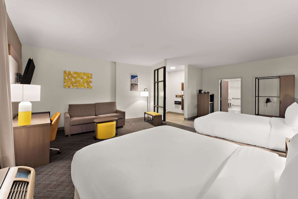 Suite, Multiple Beds, Accessible, Non Smoking - Photo 3