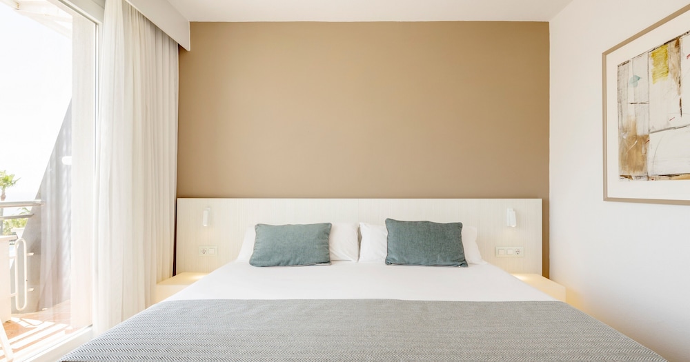 Double Room, Sea View - Photo 2
