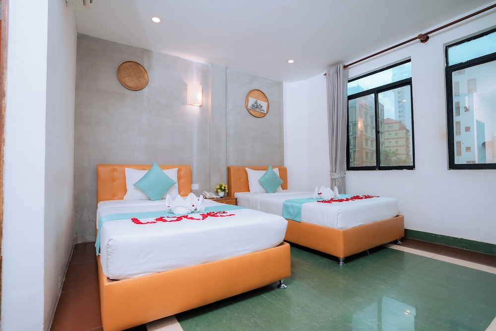 Superior Twin Room with City View photo 1