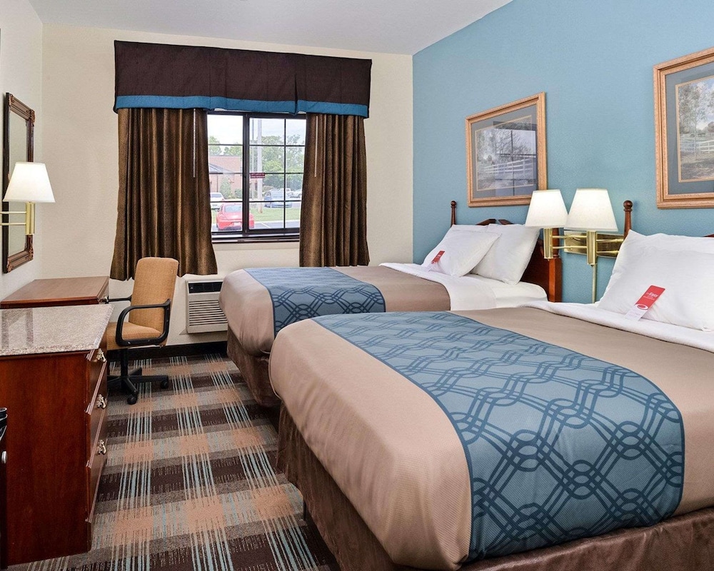 Standard Room, 2 Double Beds, Non Smoking - Photo 1