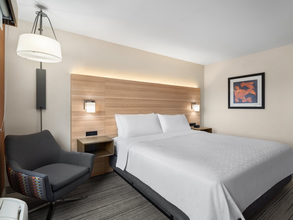 Standard Room, 1 King Bed - Photo 3