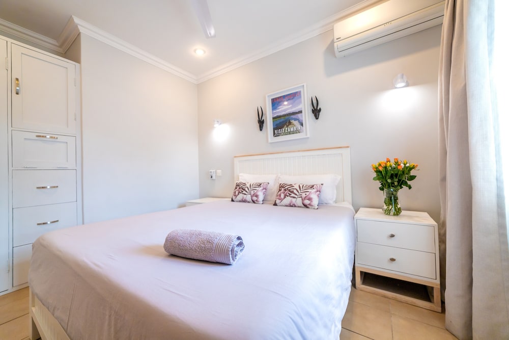 Signature Apartment photo 1