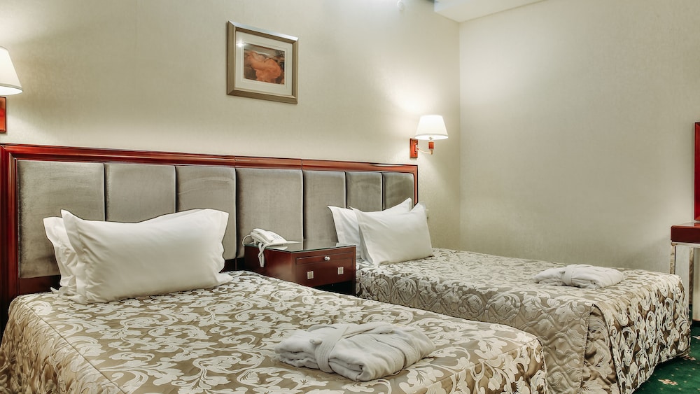 Suite, 2 Twin Beds photo 2