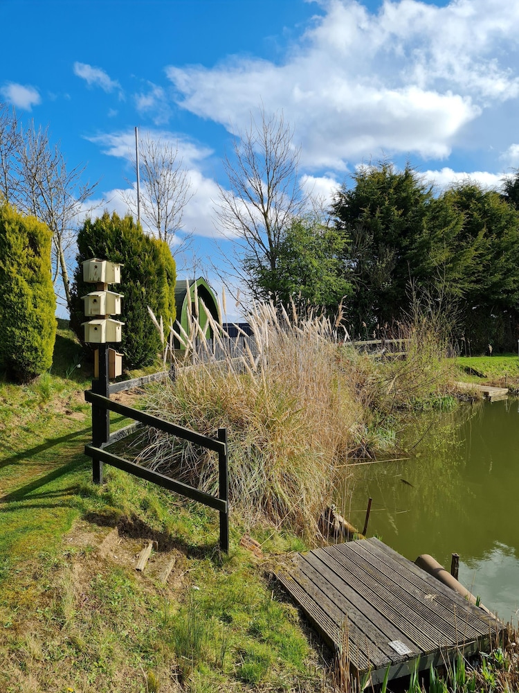 Classic Cabin, Lake View (Barn Owl - Glamping Pod) - Photo 9