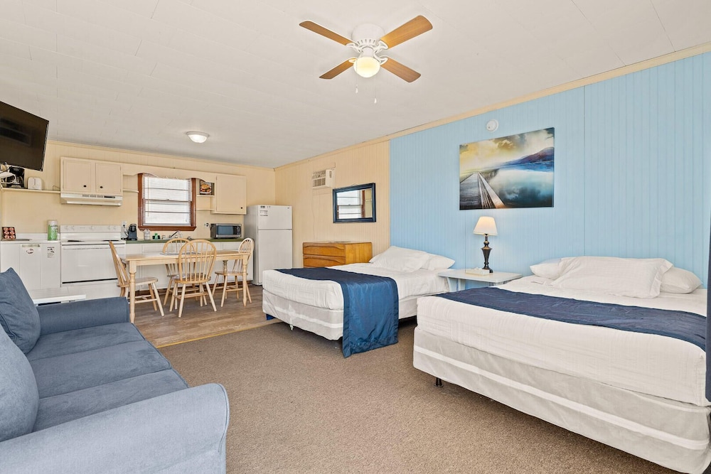 Room, 2 Double Beds photo 1