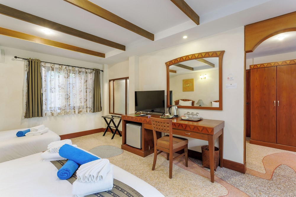 Family Room - Photo 4