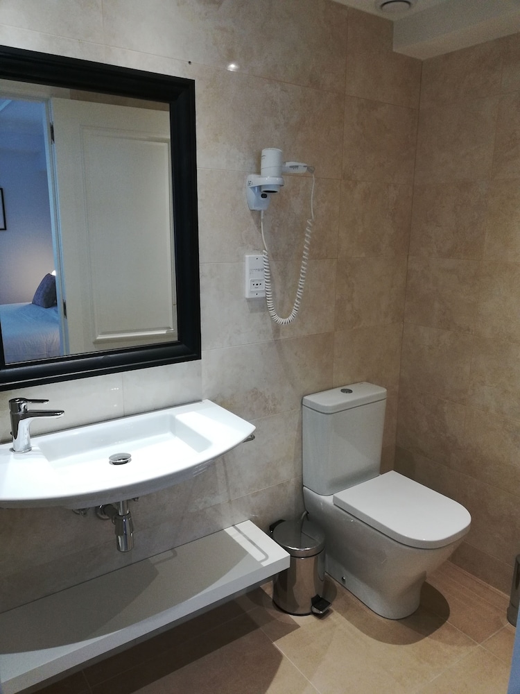 Double Room - Photo 14