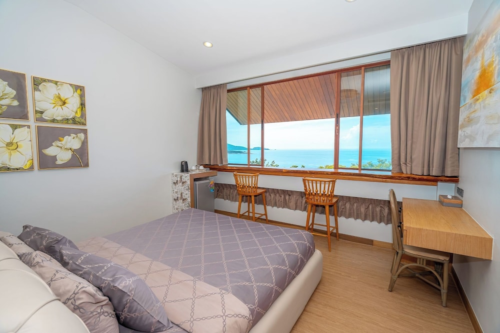 Deluxe Double Room w/ Seaview no Balcony photo 1