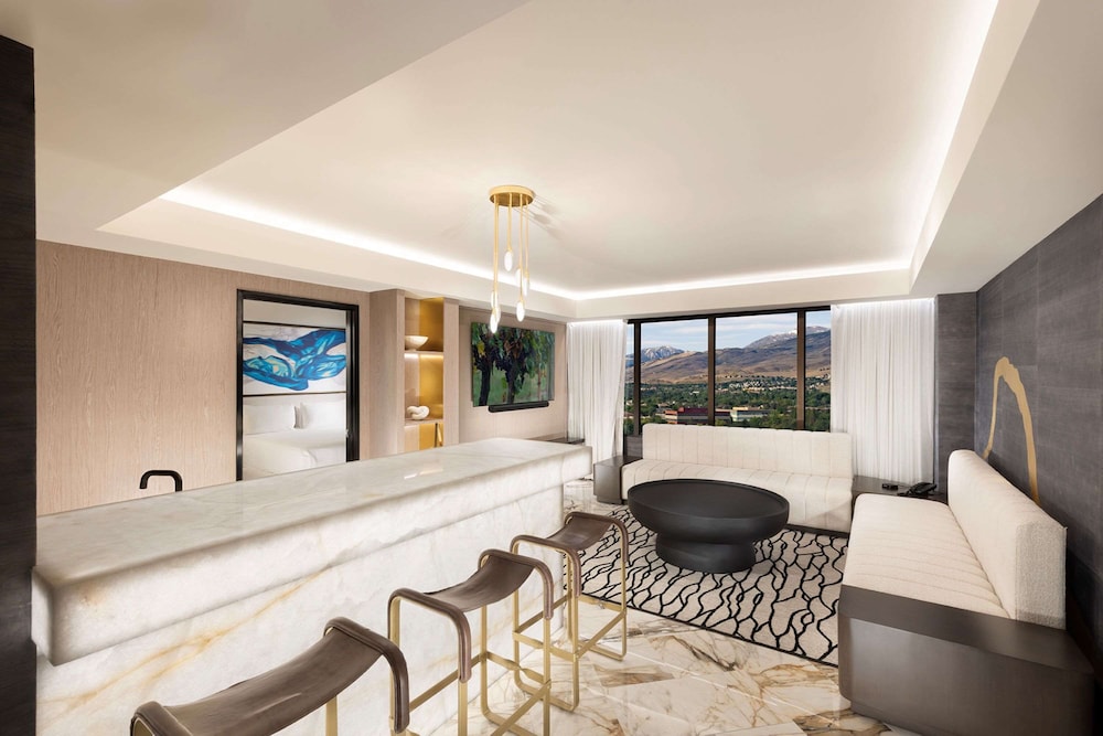 Luxury Suite, 1 King Bed, Non Smoking, Jetted Tub (Separate Living Room) - Photo 2