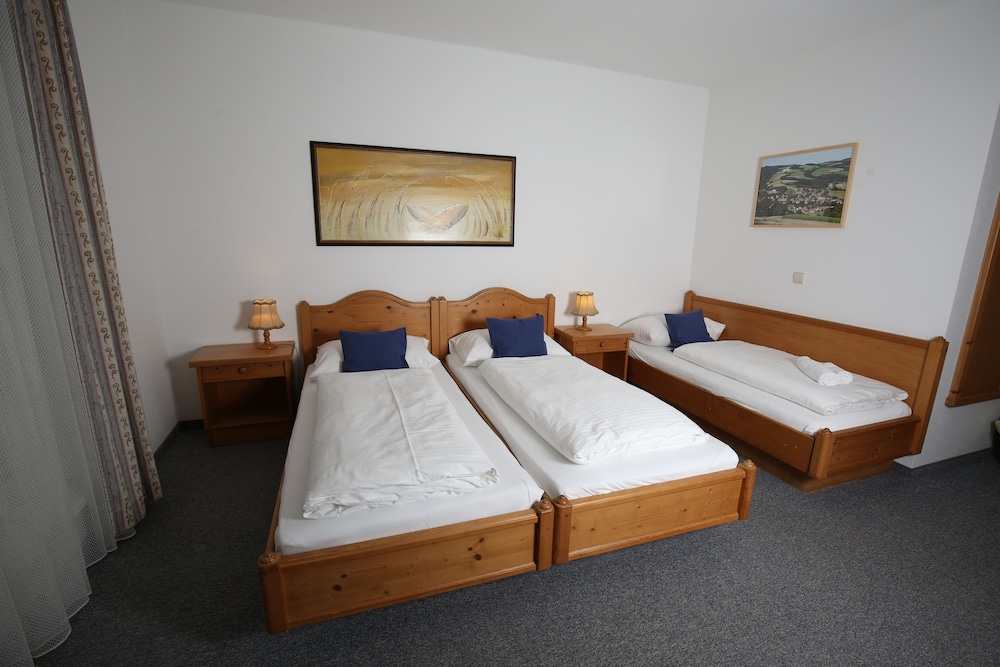Triple Room photo 2