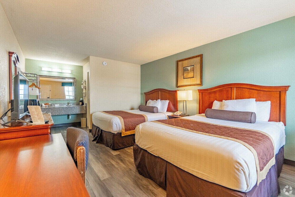 Standard Single Room, 2 Queen Beds, Non Smoking