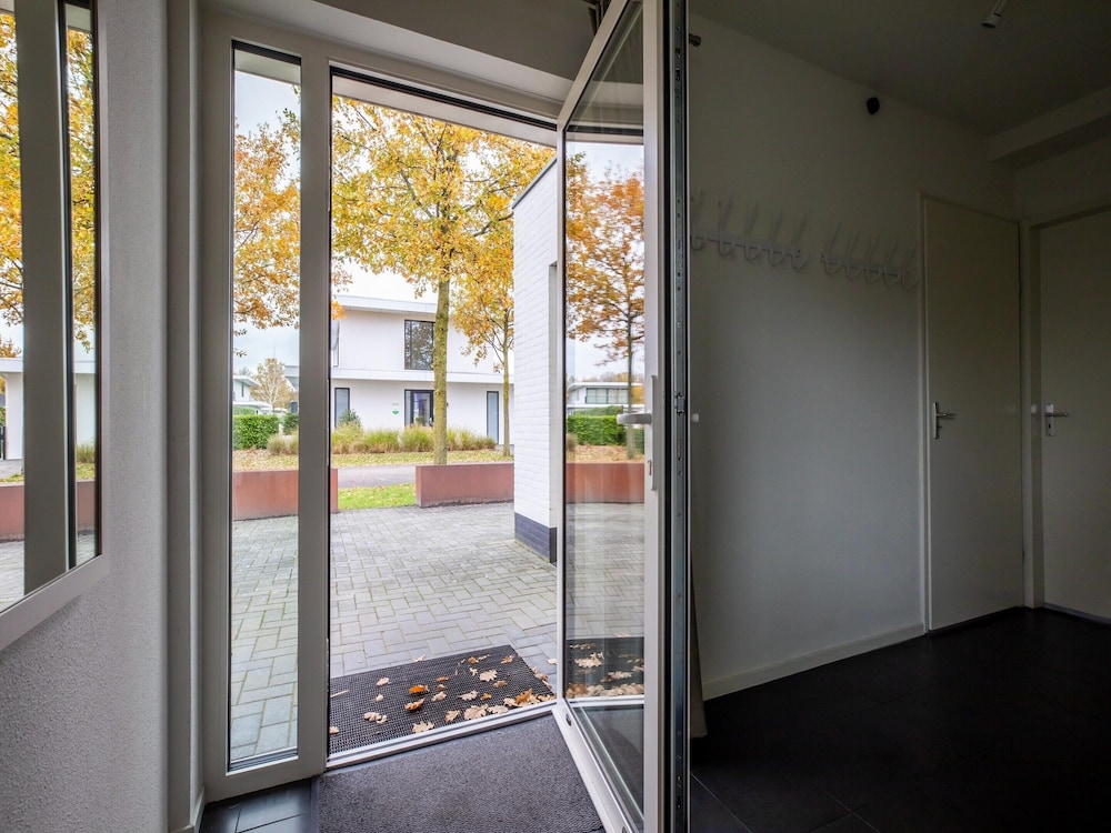 Villa photo 2