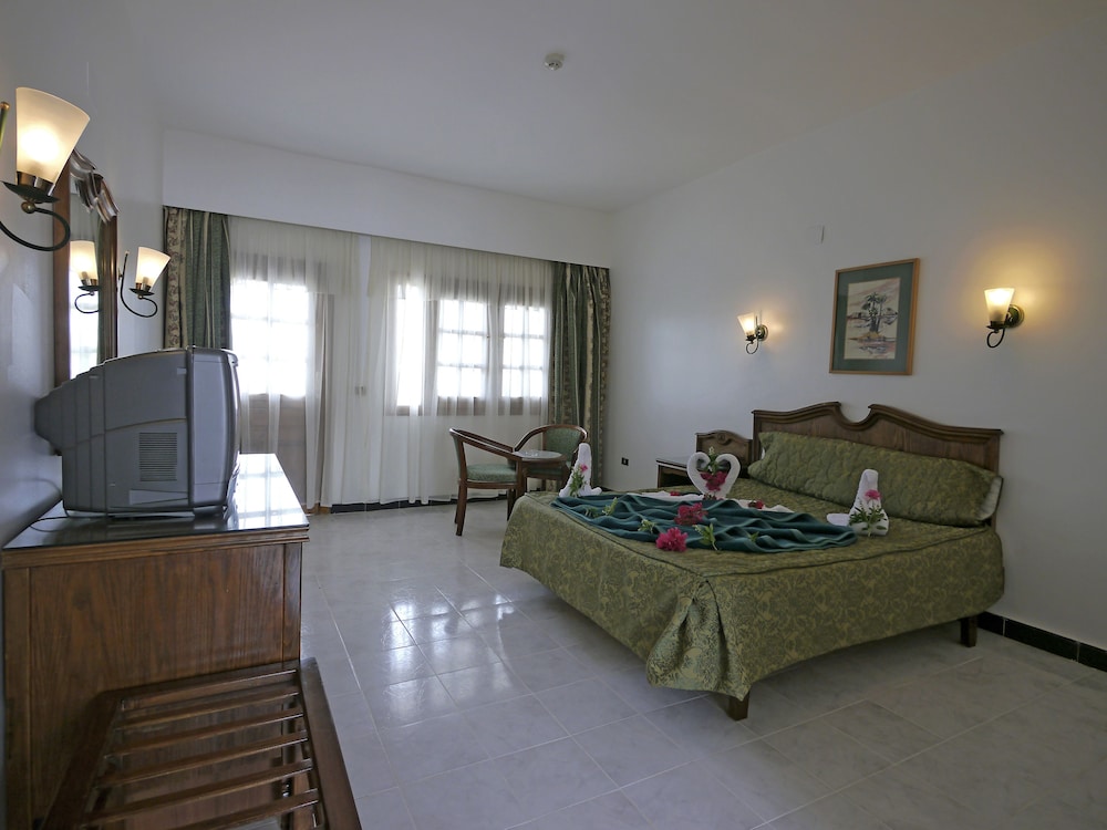 Standard Twin Room photo 2