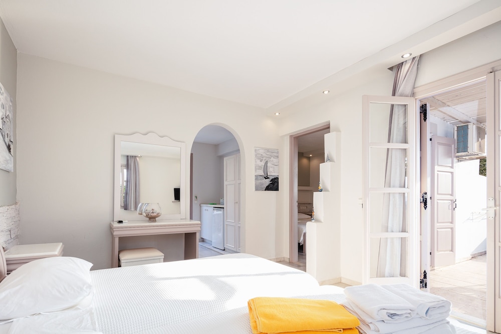 Aegean One Bedroom Apartment with Terrace & Sea View photo 2