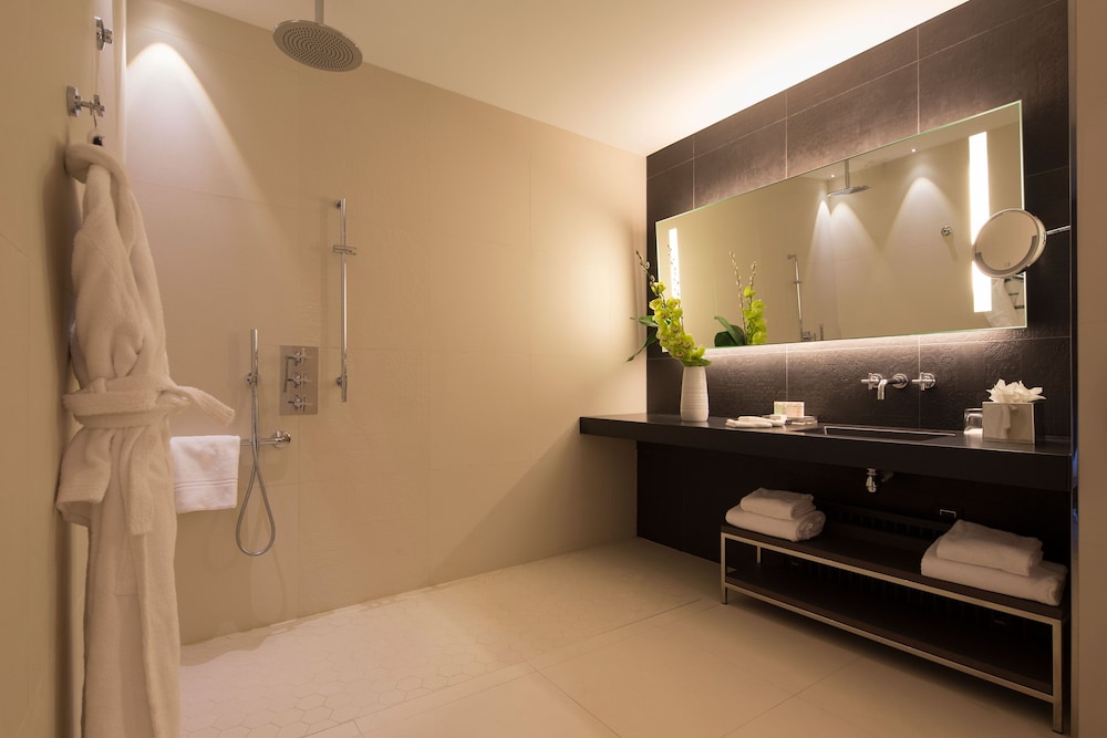 Classic Room, 1 King Bed (La Bonne Mere View) - Photo 7