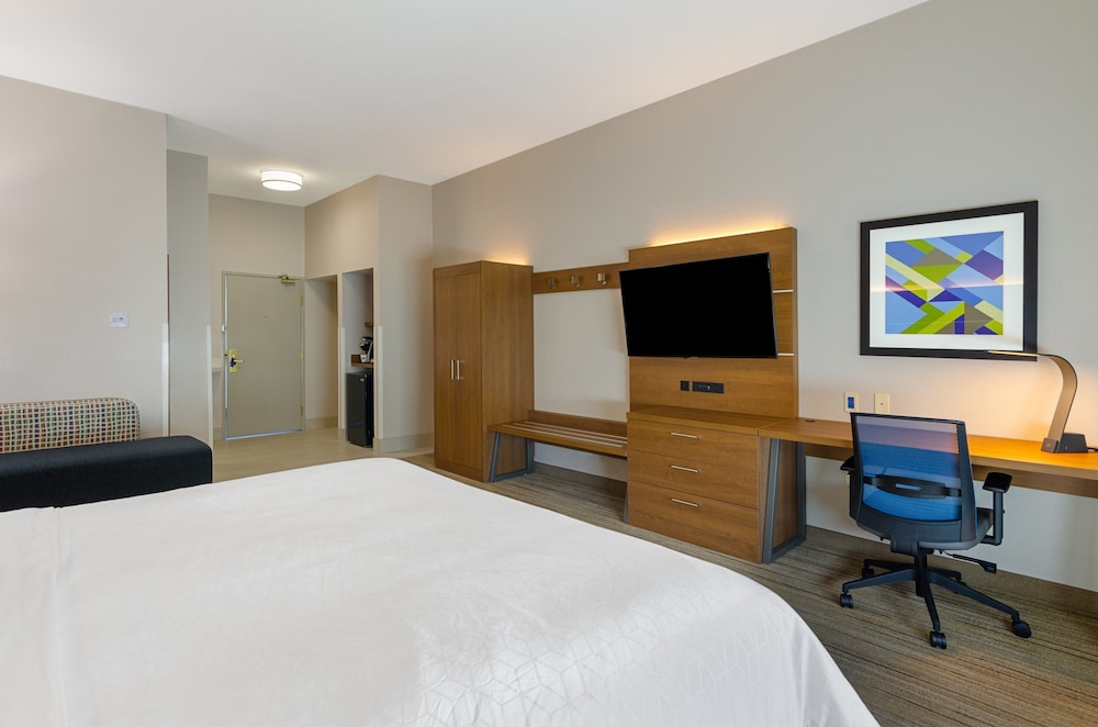 Standard Room, 1 King Bed - Photo 3