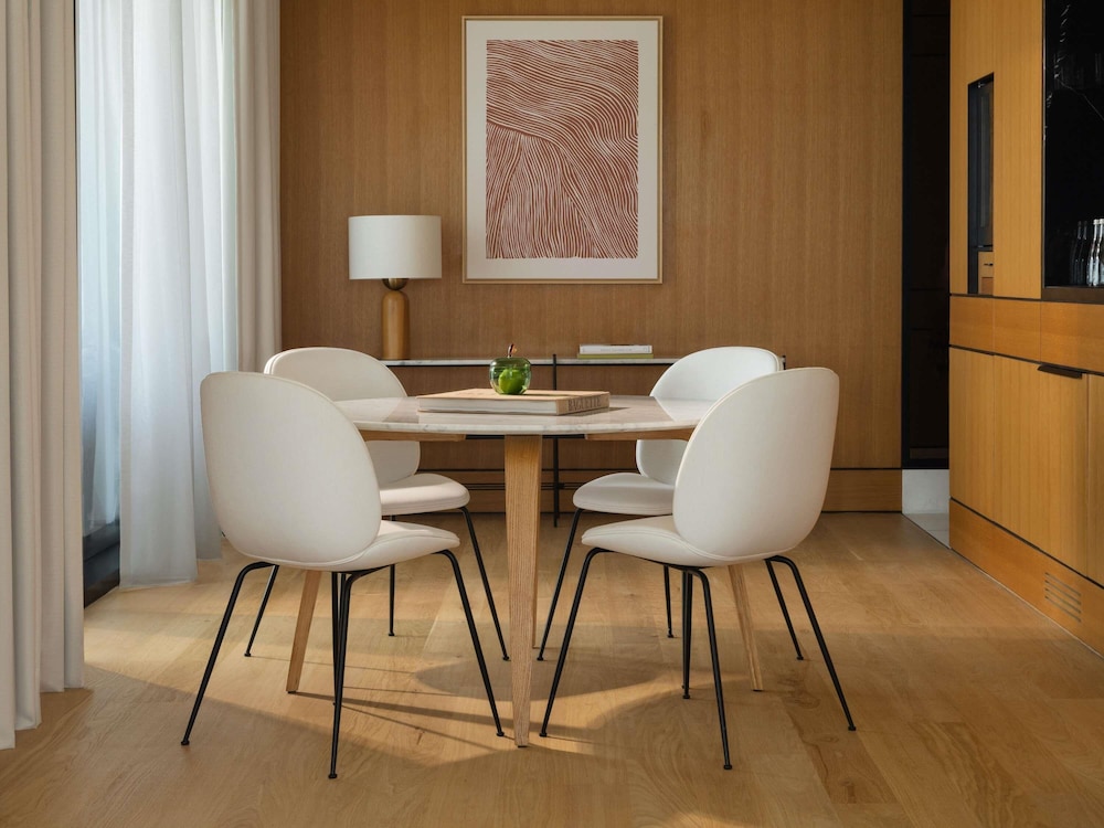 The Collins Suite