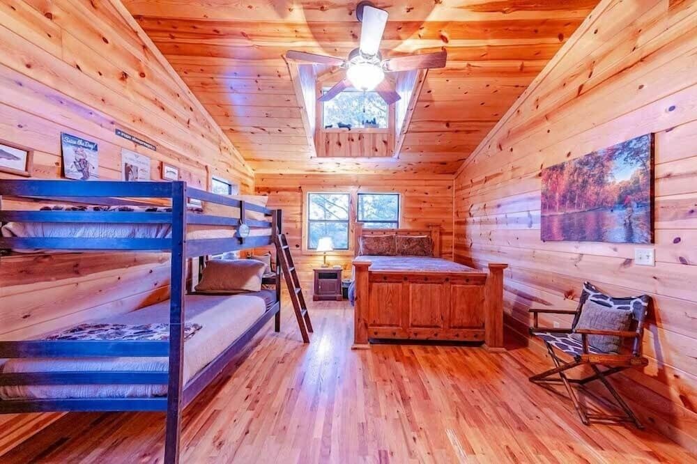 Cabin, 3 Bedrooms photo 2
