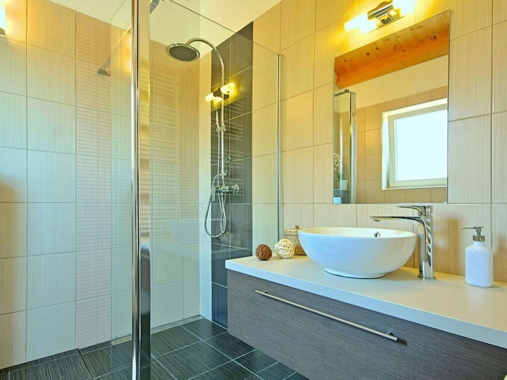 Villa photo 3