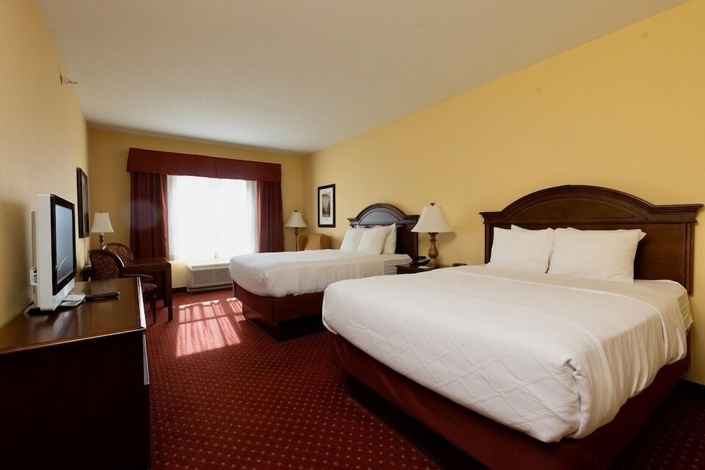 Standard Room, 2 Queen Beds, Non Smoking (Not pet friendly) - Photo 1