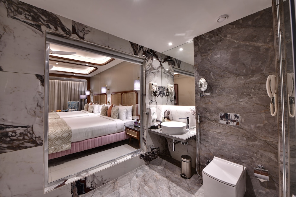 Hazel Suite photo 2