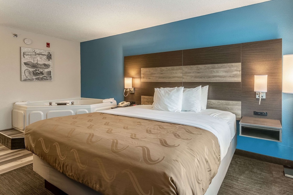 Suite, 1 King Bed, Non Smoking - Photo 5